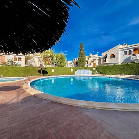 Moderna Casa Con Terraza Y Piscina R122 By Novadesta